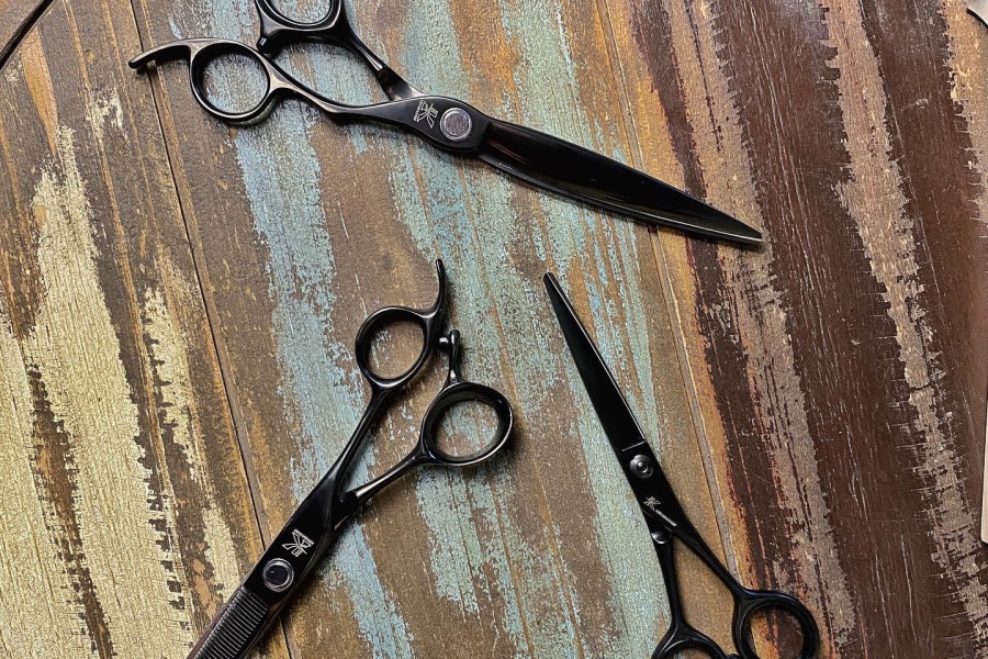 鋼材與鍛造｜一把好剪刀的秘密：從鋼材到鍛造的完整解析｜VG-10 是什麼？為什麼高端剪刀都用它？